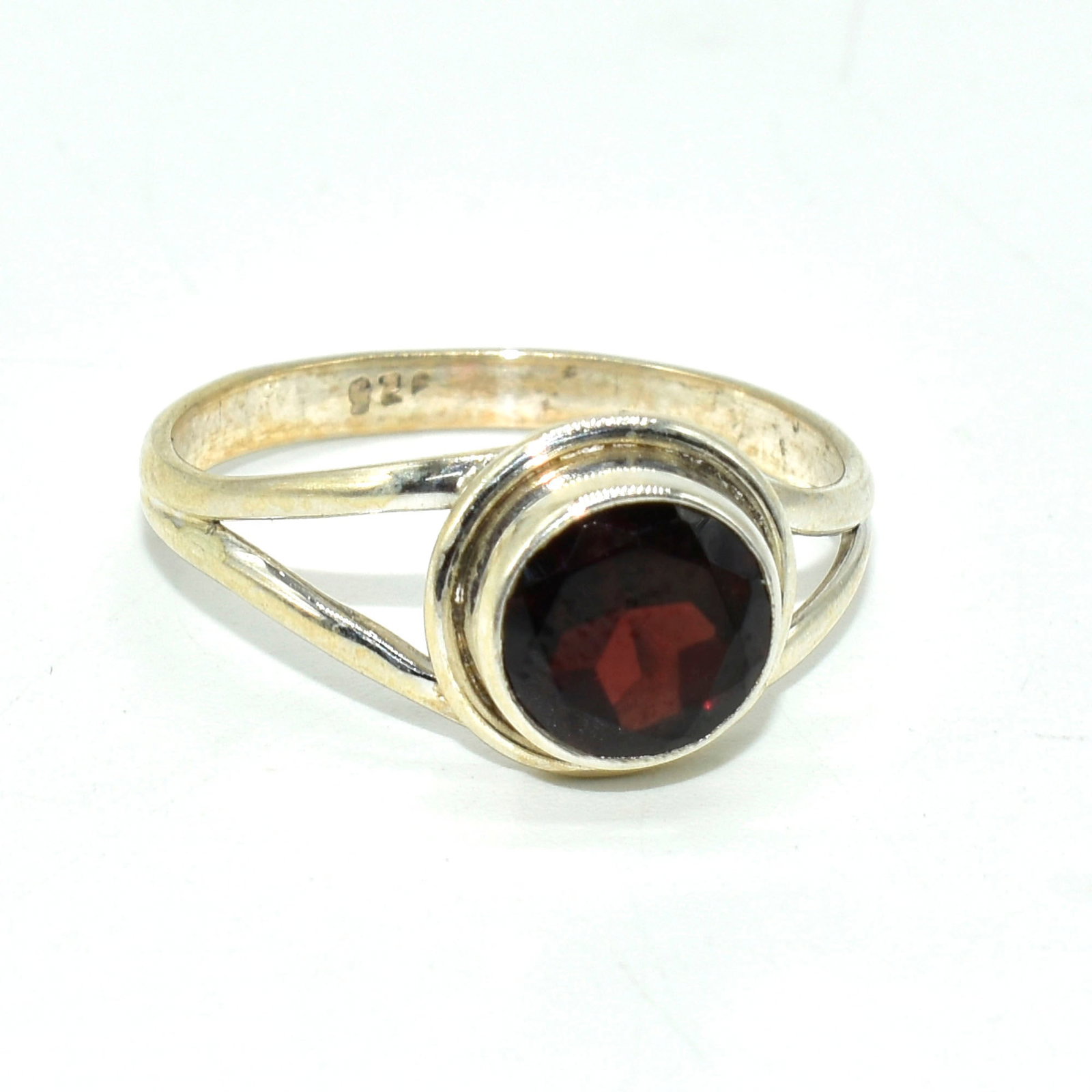 Silver Garnet(1.1ct) Ring: Silver Garnet(1.1ct) Hand Made Ring (~Size 7) (~weight 1.9g)