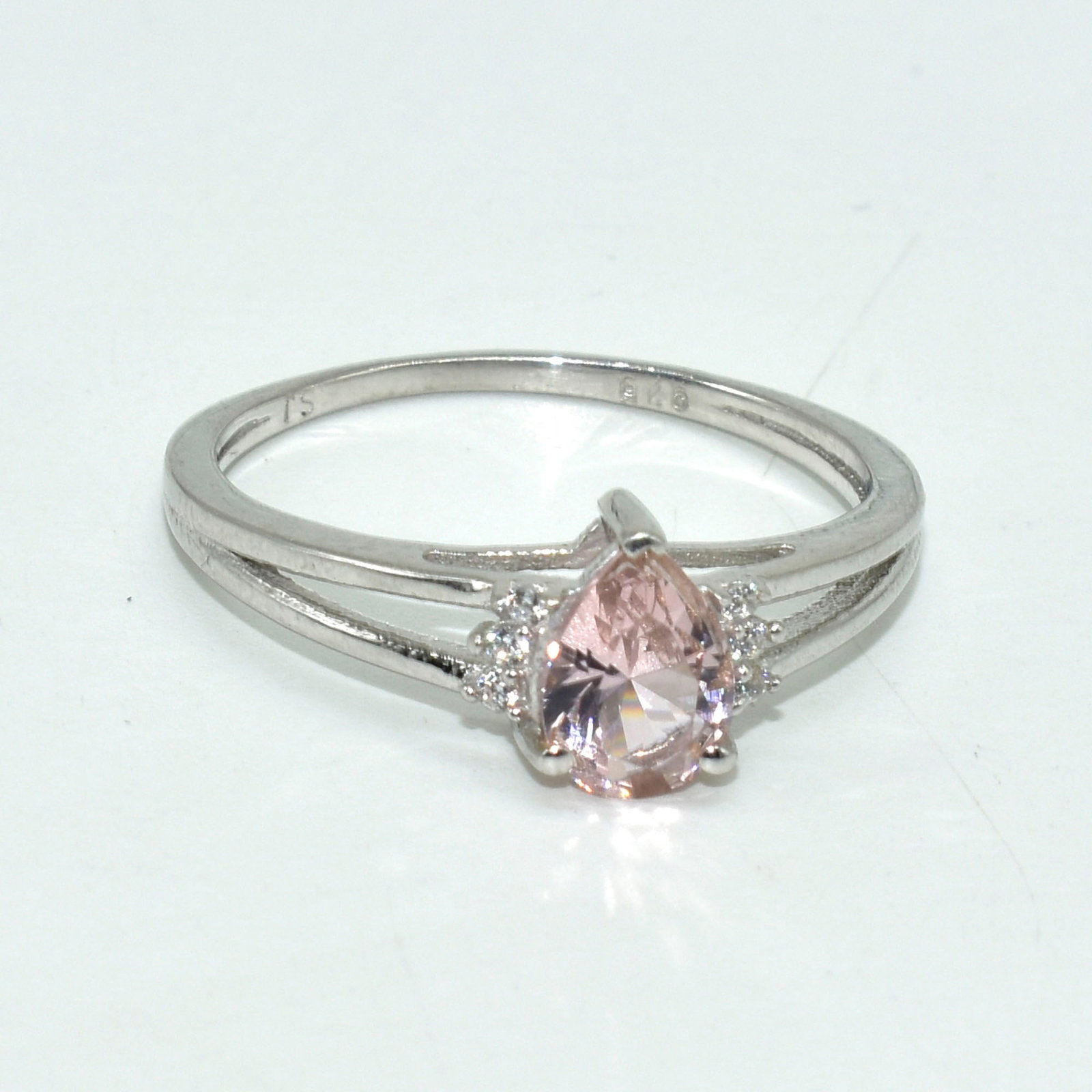 Silver Morganite White Topaz(0.8ct) Ring (1 of 3)