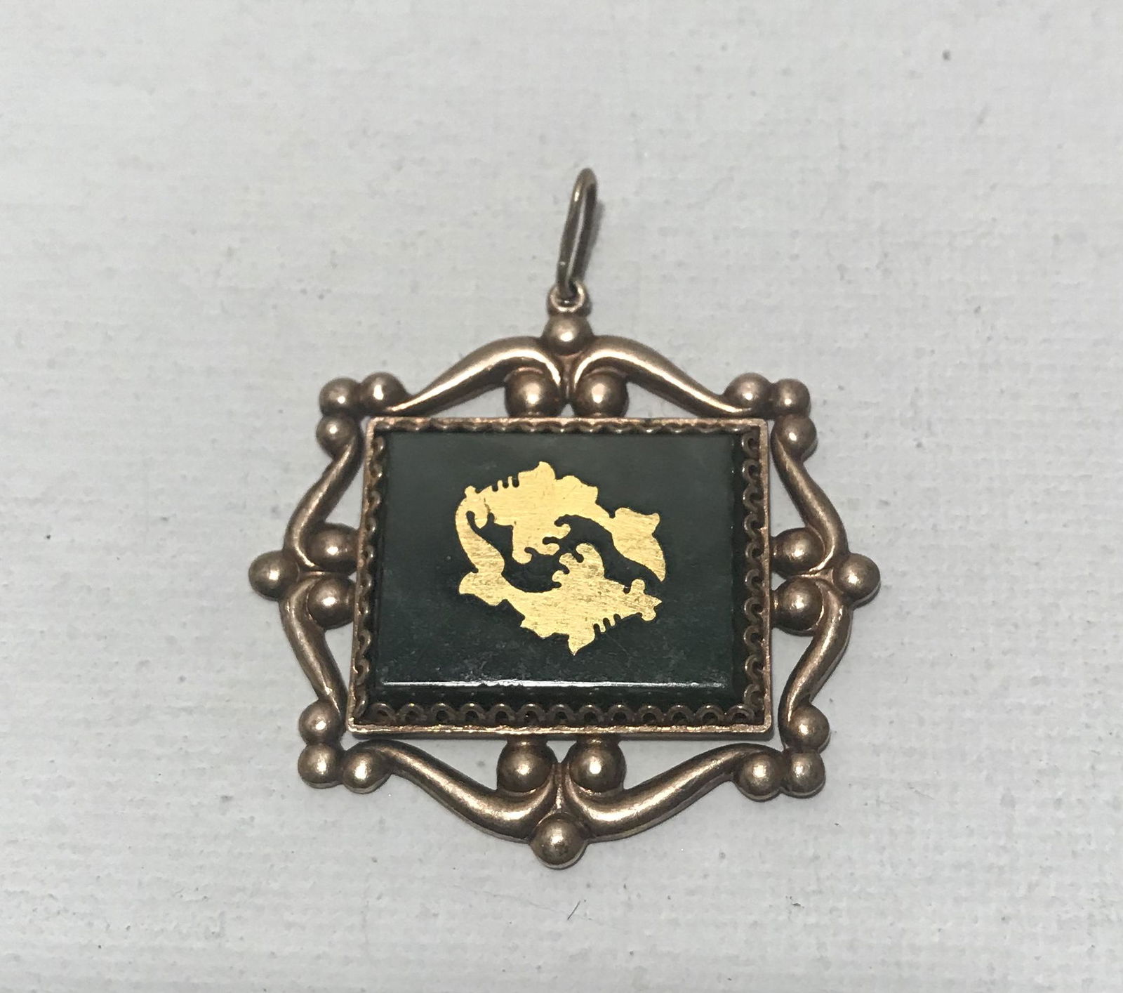 Nephrite Silver Gold Picses Pendant: Pisces sign pendant in nephrite and silver gold wash