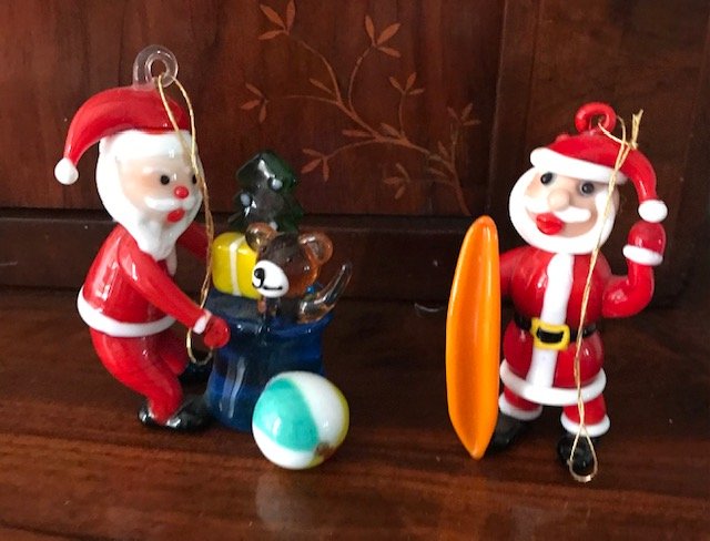2 Murano Glass  Christmas Santas Figurines (1 of 2)