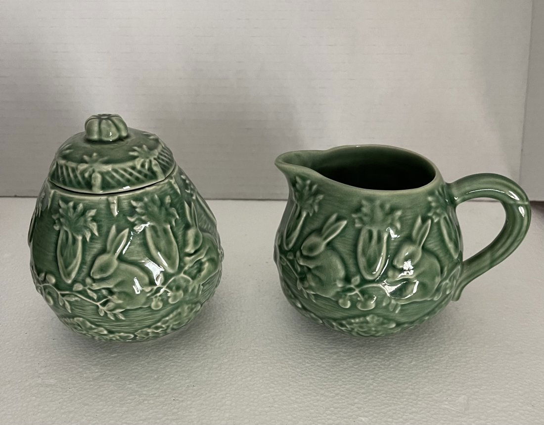 Vintage Portugal Bordallo Piheiro 2 pcs  Sugar Bowl & Creamer Easter Bunny (1 of 6)