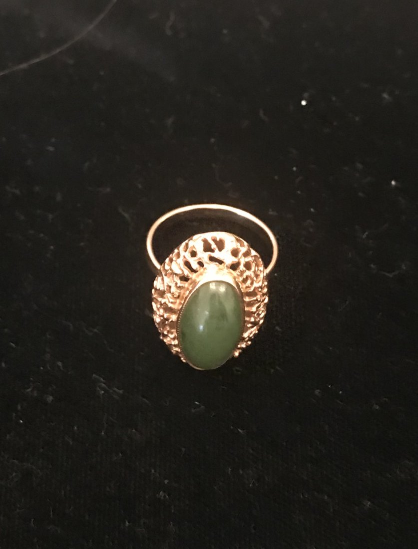 14k Gold Jade Nephrite Ring Jewelry: 14k gold with nephrite jade ring size 6,5.