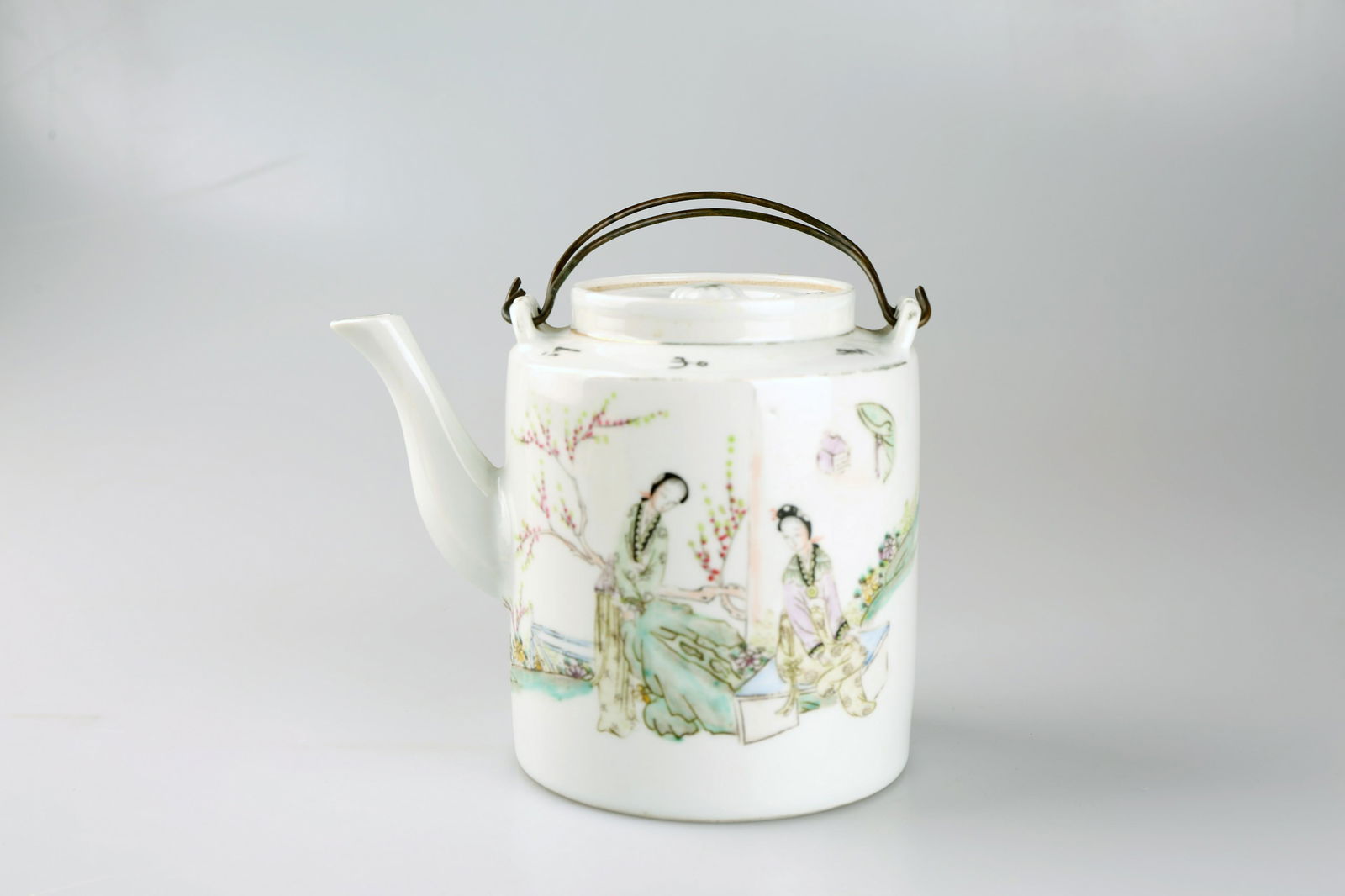 Qing dynasty 17-19th century famille rose figure teapot (1 of 7)