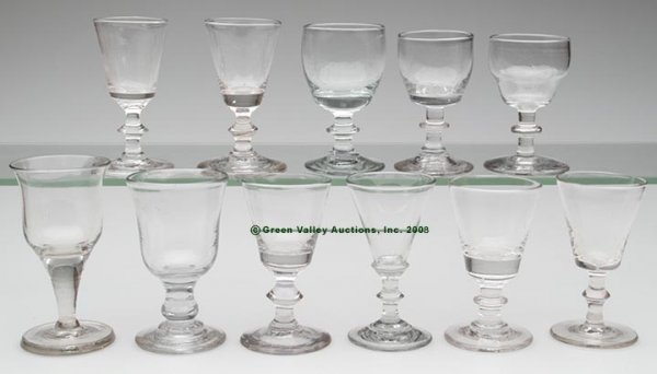 VARIOUS FREE-BLOWN WINE GLASSES, LOT OF 11, color