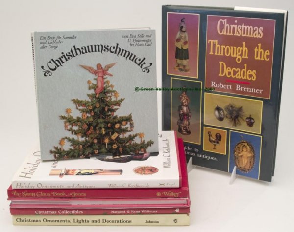 CHRISTMAS REFERENCE VOLUMES, LOT OF SEVEN, inclu