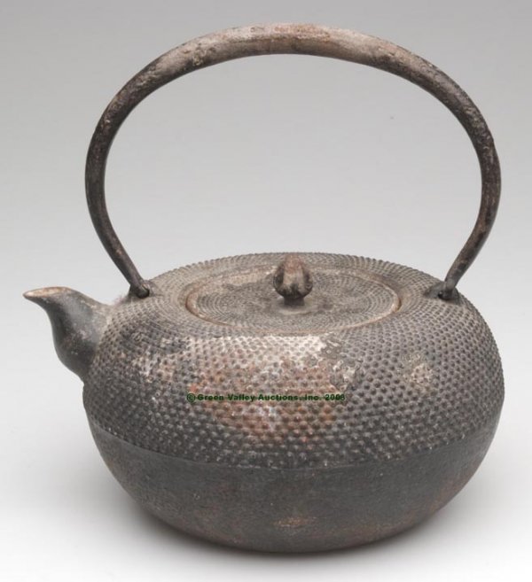 ASIAN CAST IRON TEAPOT, painted black, squat bulbo