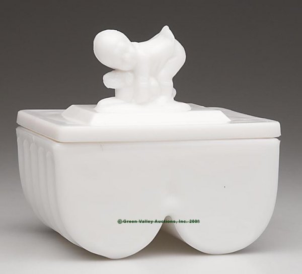 BOY WASHING DOG COVERED BOX, opaque white/milk gla