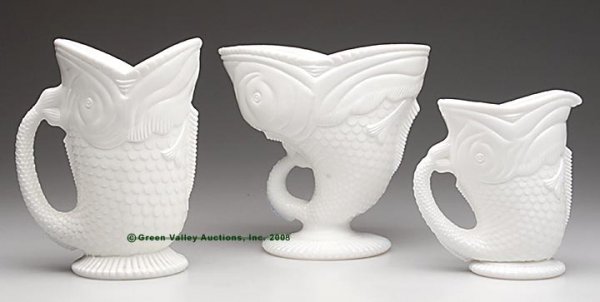 FISH THREE PIECE TABLE SET, opaque white/milk glas
