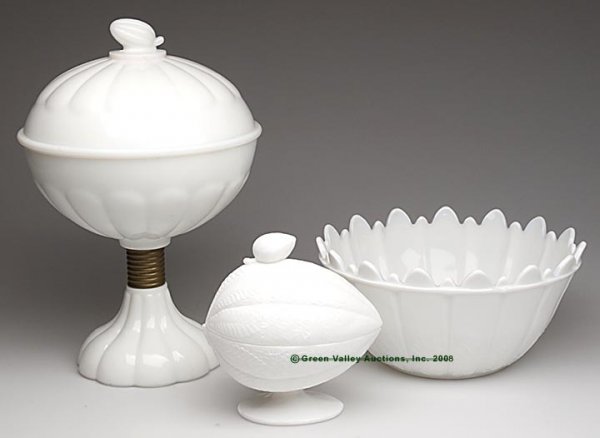 MELON-TYPE PATTERN ARTICLES, LOT OF THREE, opaque