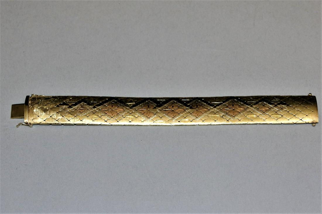 Lady's Gold Bracelet (1 of 6)