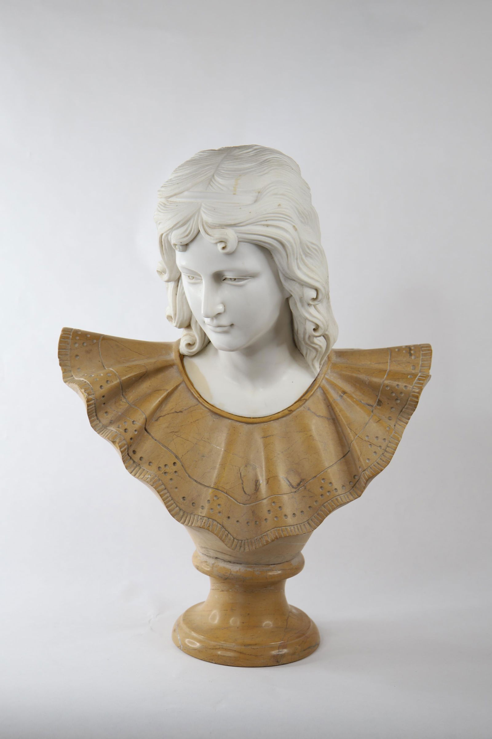 Marble Statue Bust (1 of 7)