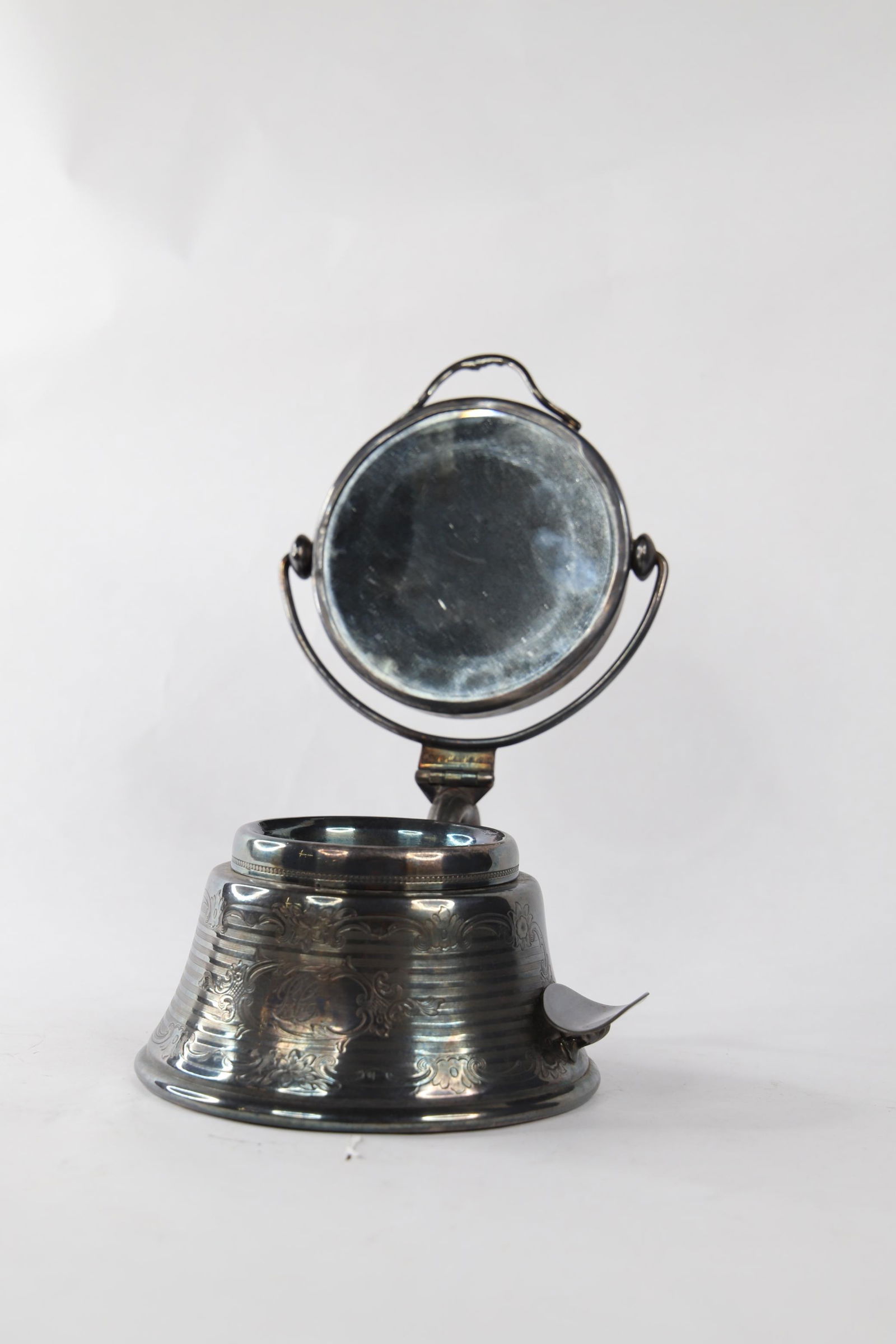 Shaving Mirror with Soap Dish (1 of 6)