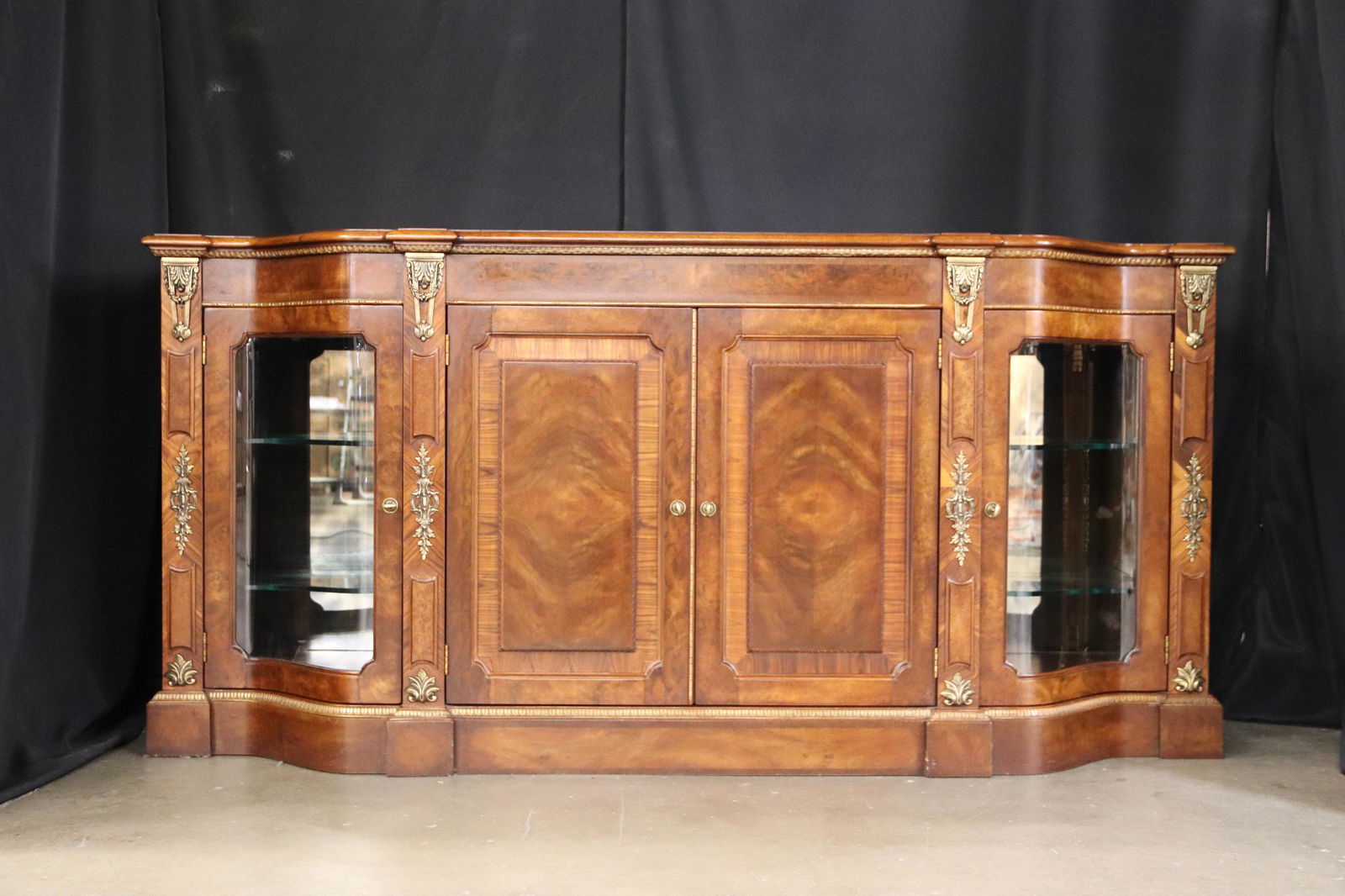 Henredon, Illumintaed Cabinet (1 of 7)