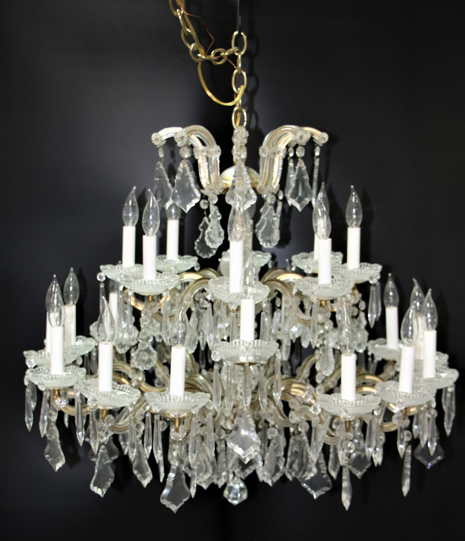 Crystal Chandelier (1 of 10)