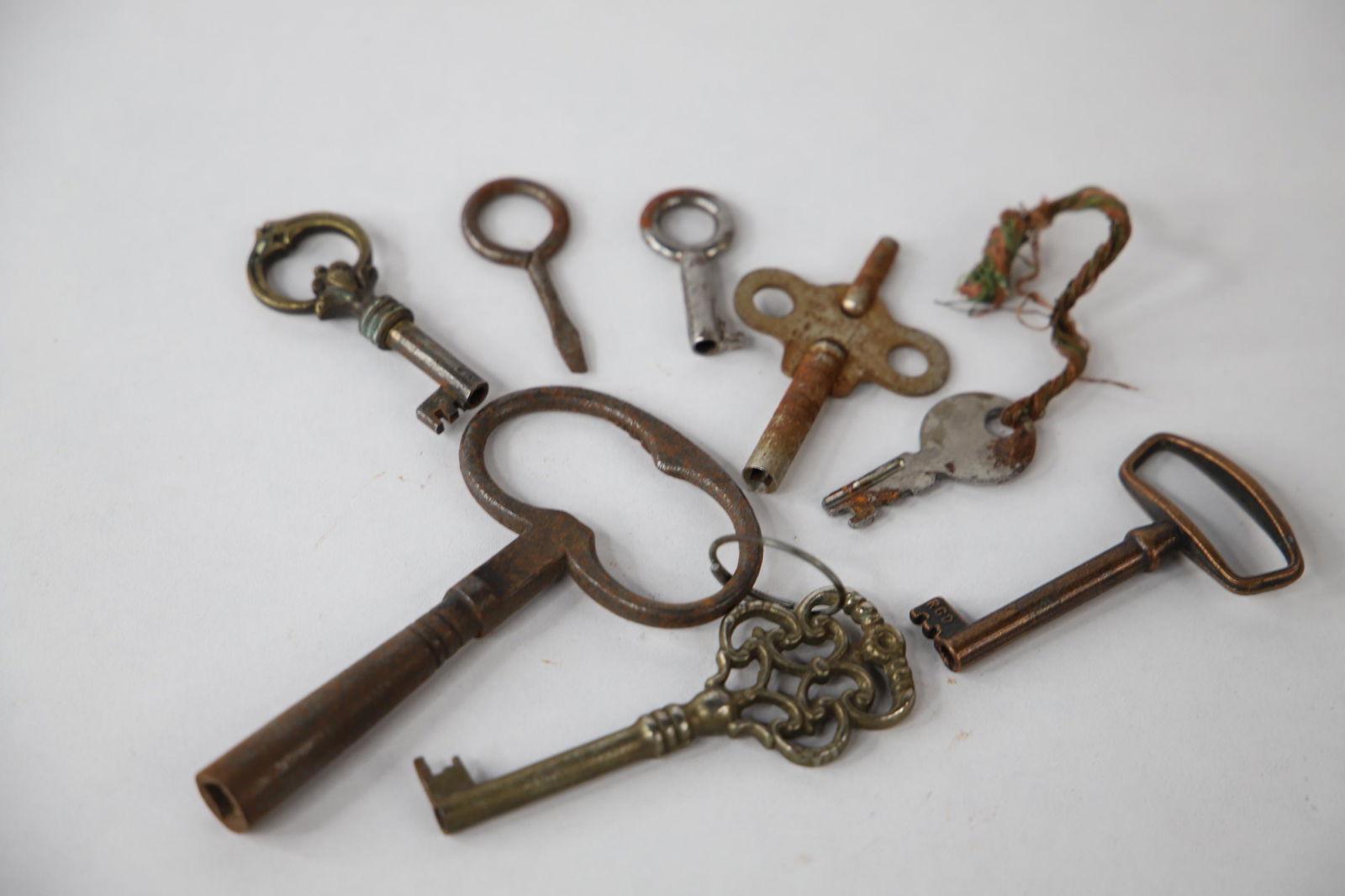 Metal Skeleton Keys (1 of 5)