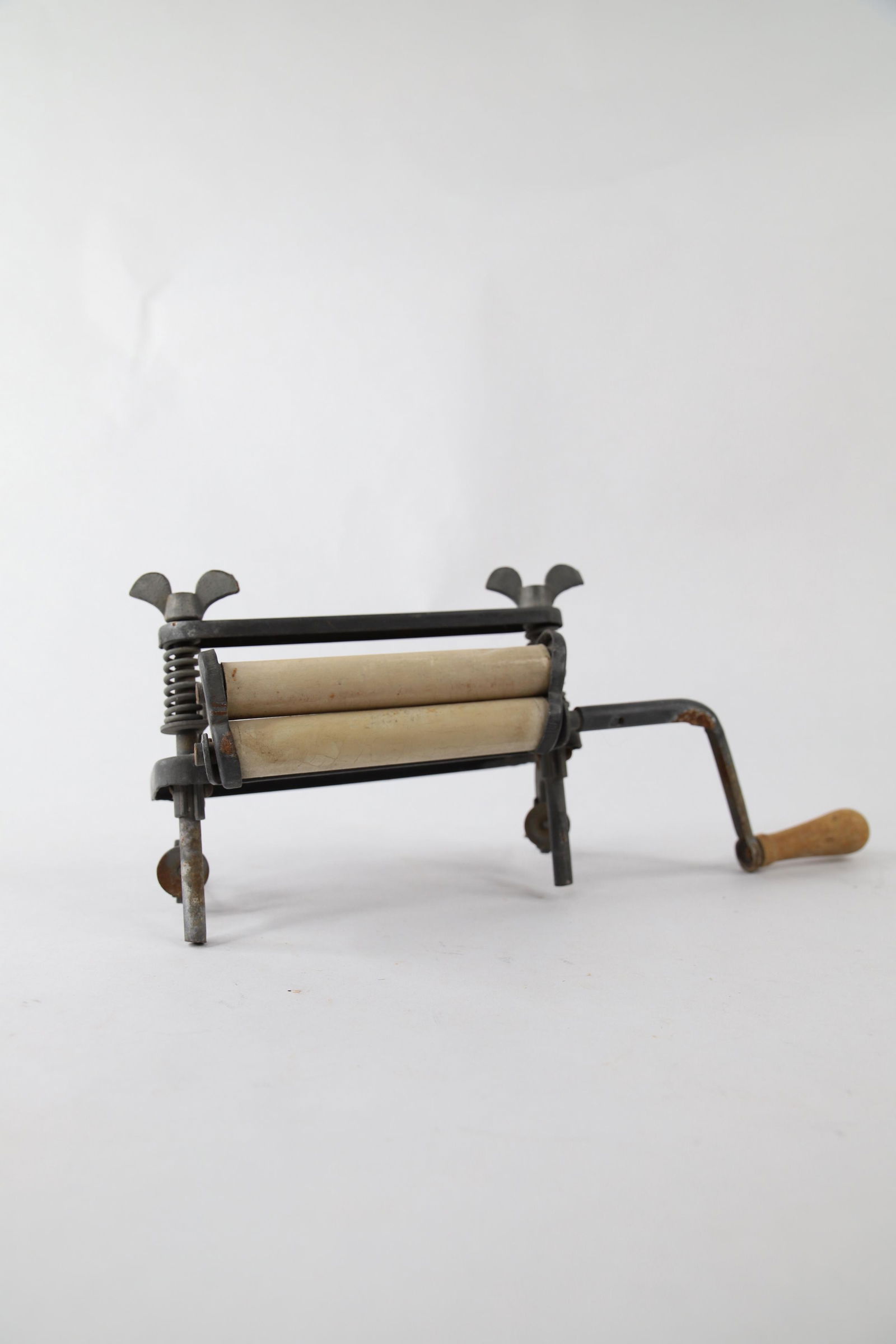 Salesman's Sample, Wash Ringer (1 of 4)