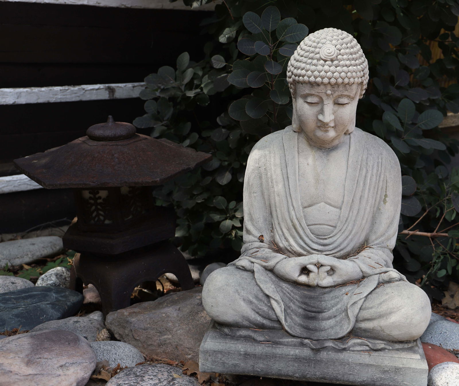 Garden Lantern, Statue (1 of 4)