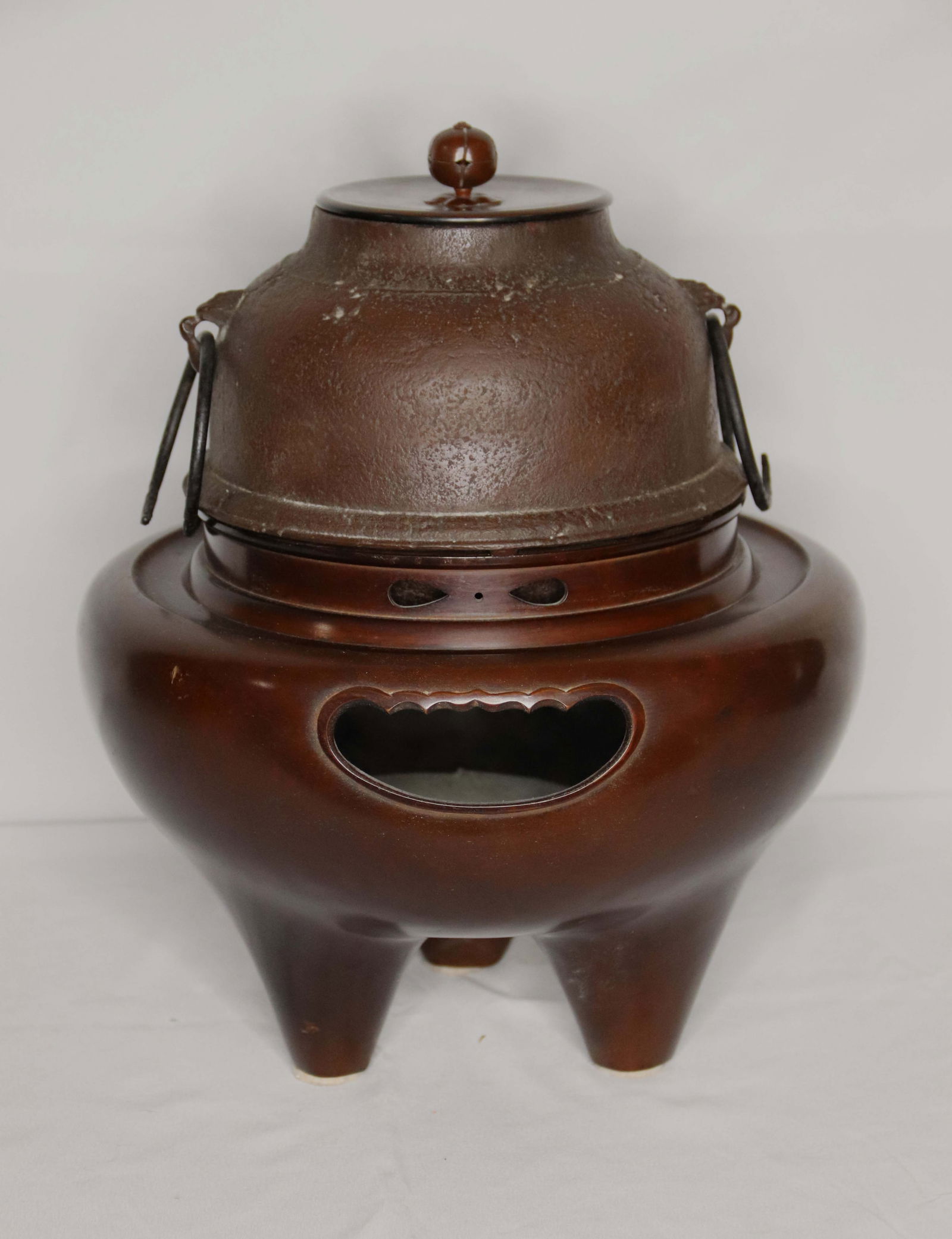 Chagama, Brazier (1 of 4)