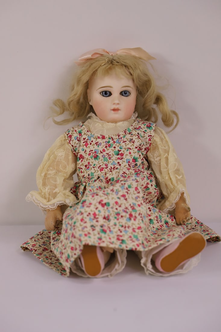 Bebe Jumeau Doll (1 of 14)