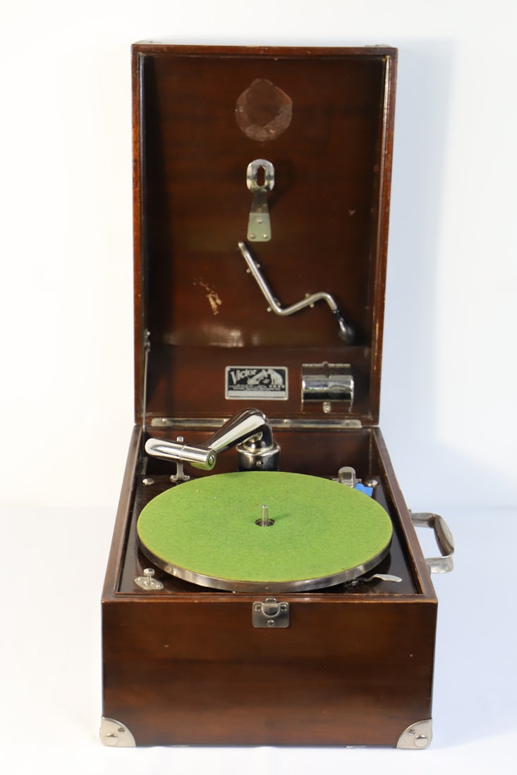 Victor, Victrola (1 of 7)