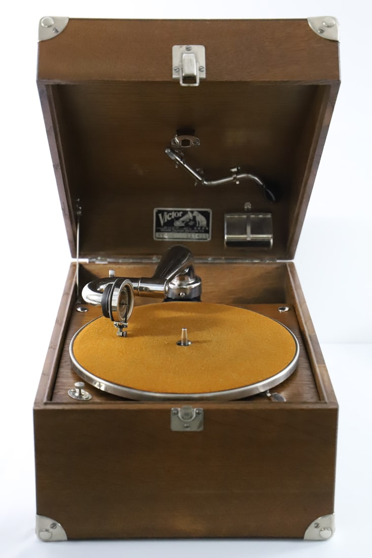 Antique Victrola (1 of 5)