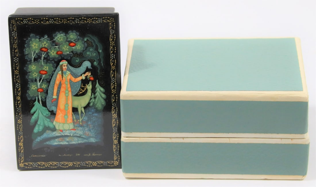 Bannih, Russian Lacquer Box (1 of 5)