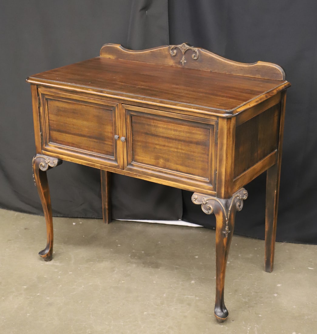 Dining Server (1 of 6)