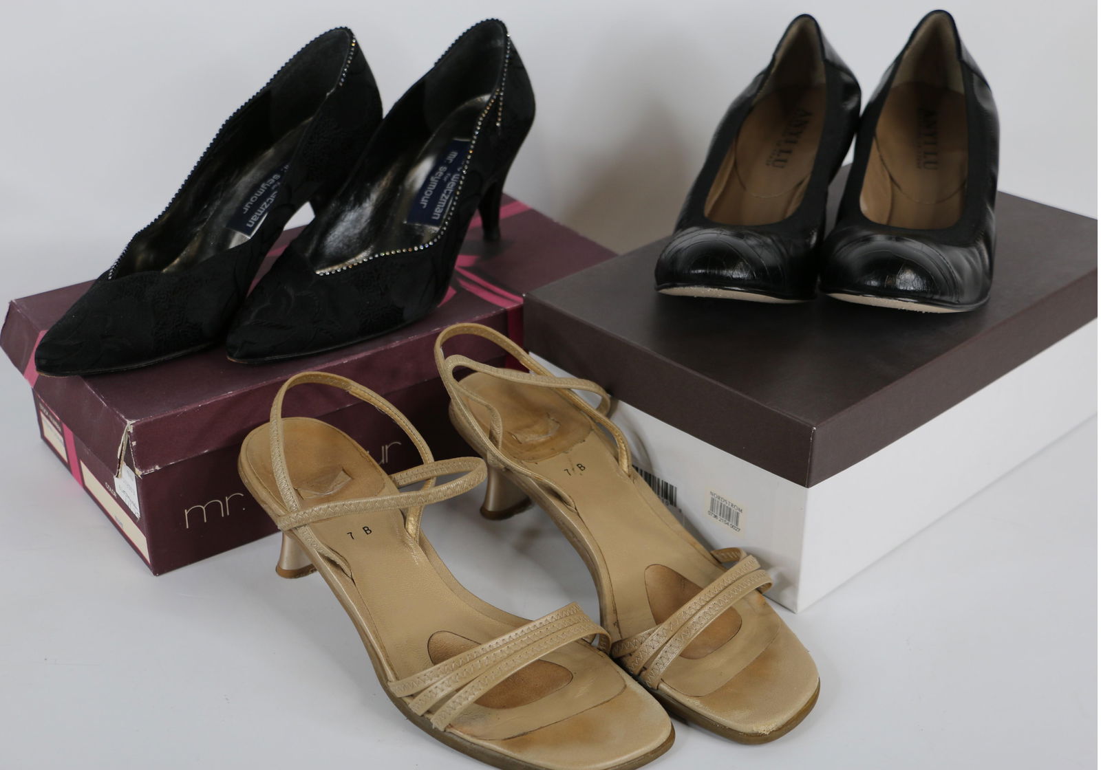 Stuart Weitzman, Anyi Lu, Ladies Shoes: Preowned women's shoes; Anyi Lu "Payge" black leather pumps, size 37 1/2 (US 7 1/2), in original box; Stuart Weitzman for Mr Seymour black pumps, size 6 1/2 B, in original box; Stuart Weitzman sandal,