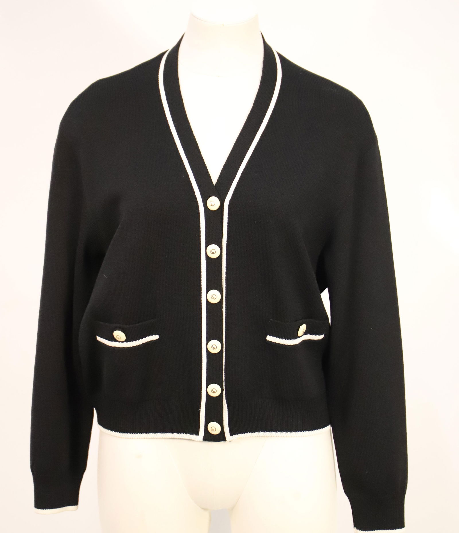 St. John, Knit Cardigan (1 of 6)