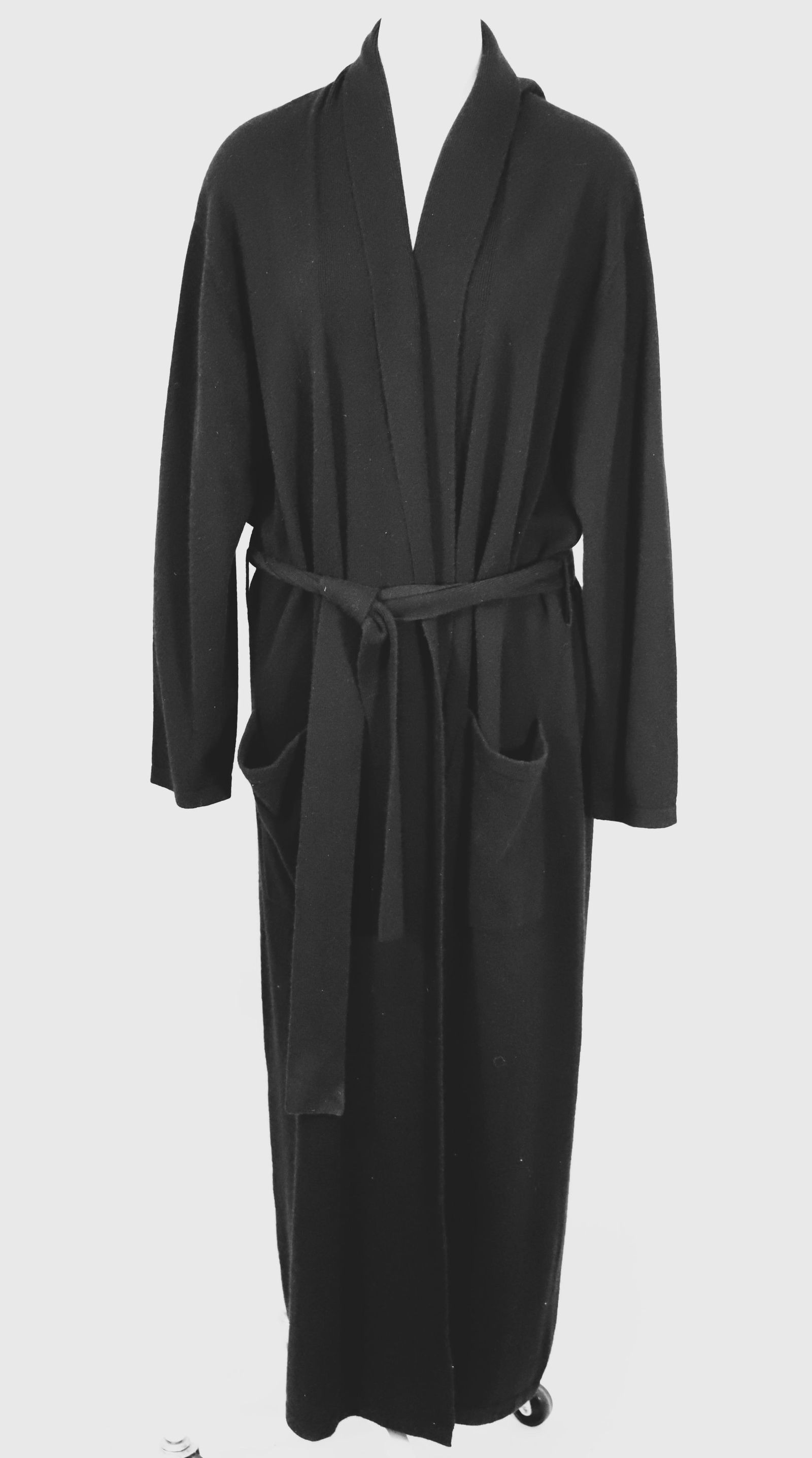 Arlotta, Cashmere Sweater / Robe (1 of 4)
