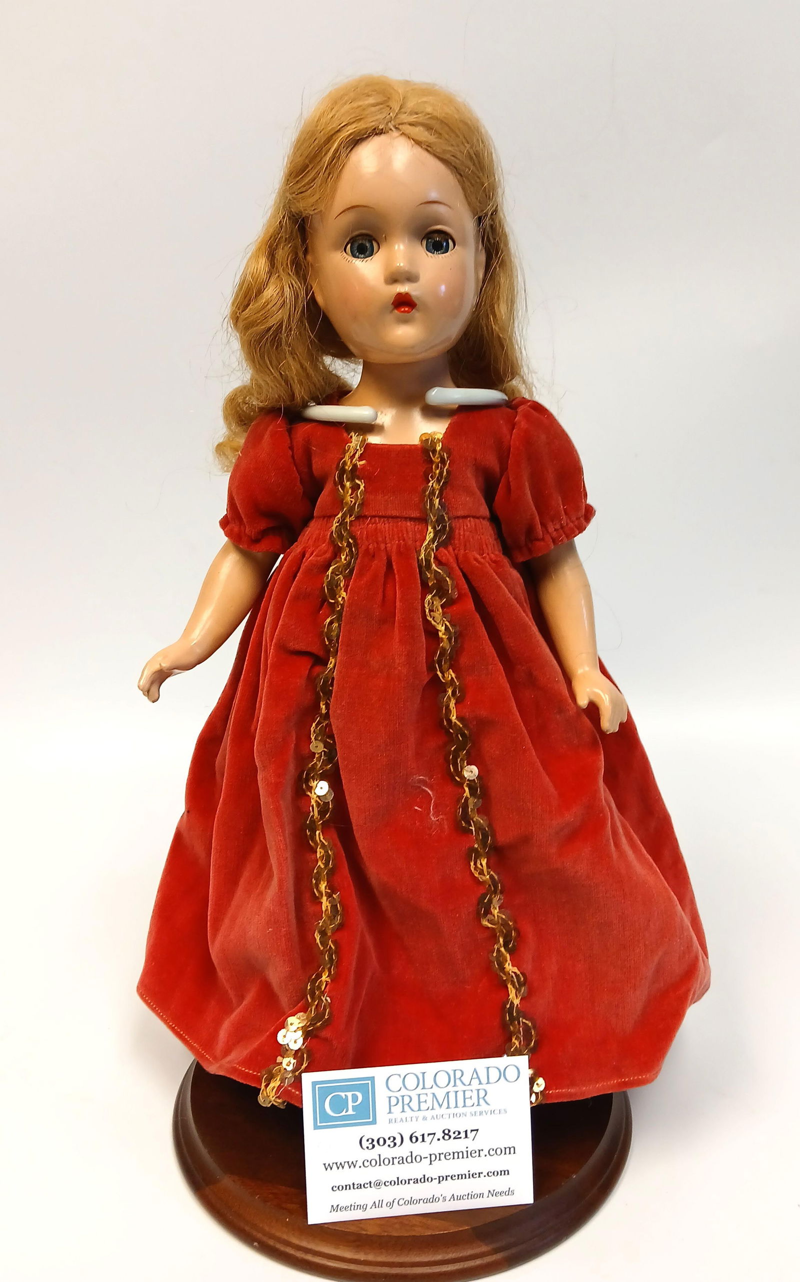 Madame Alexander, Sleeping Beauty Doll (1 of 5)