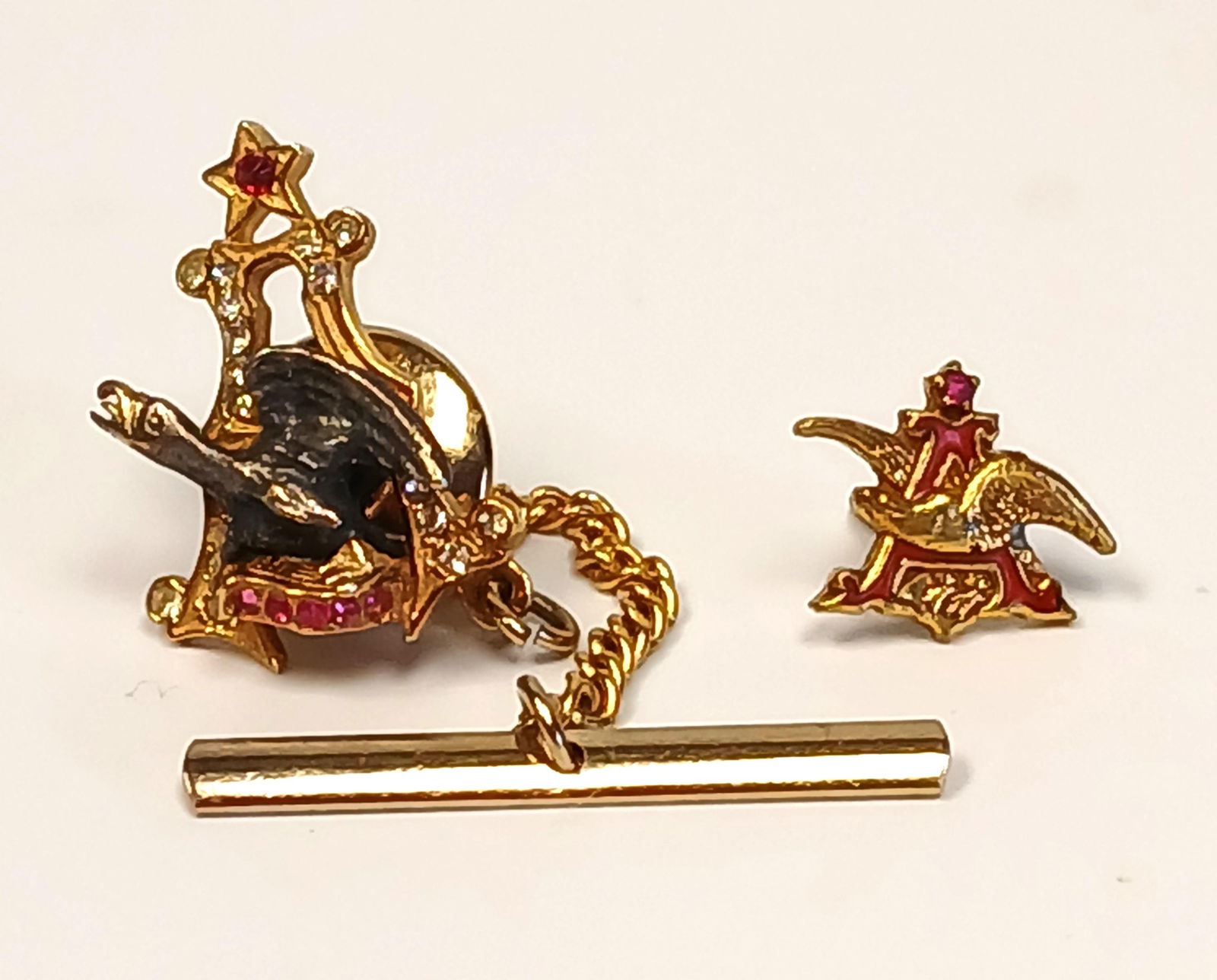 Anheuser Busch Brew Master Lapel Pin, Tie Tack (1 of 7)