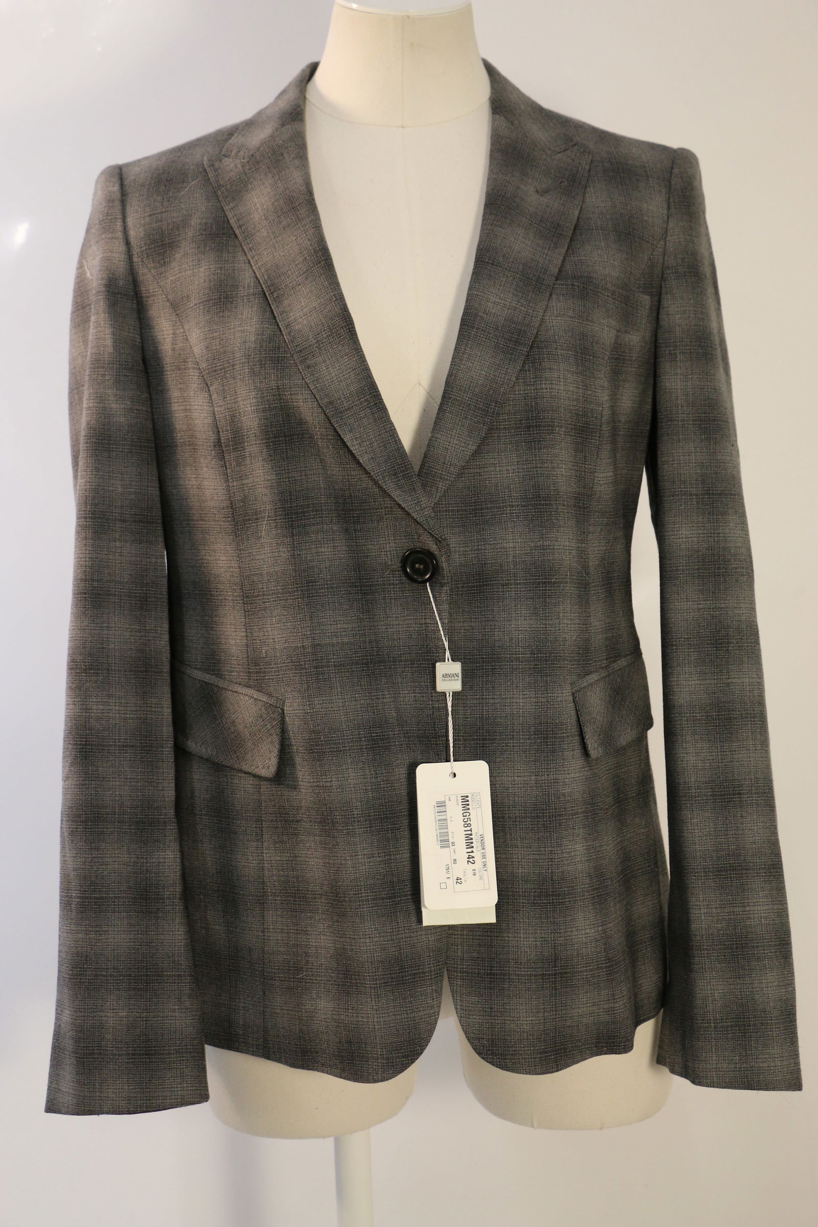 Armani, Ladies Blazer (1 of 6)