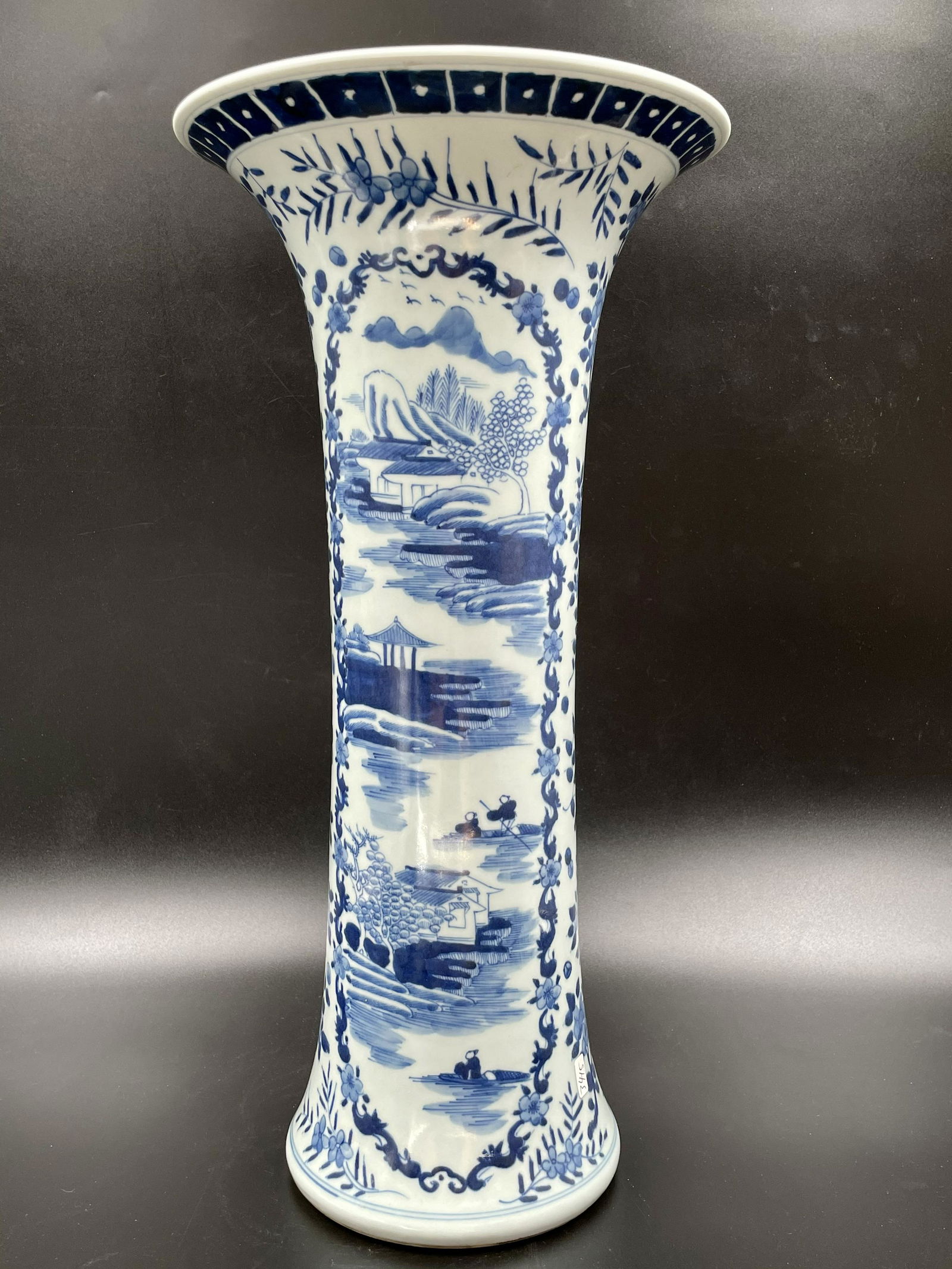 A large Chinese blue and white vase (1 of 9)