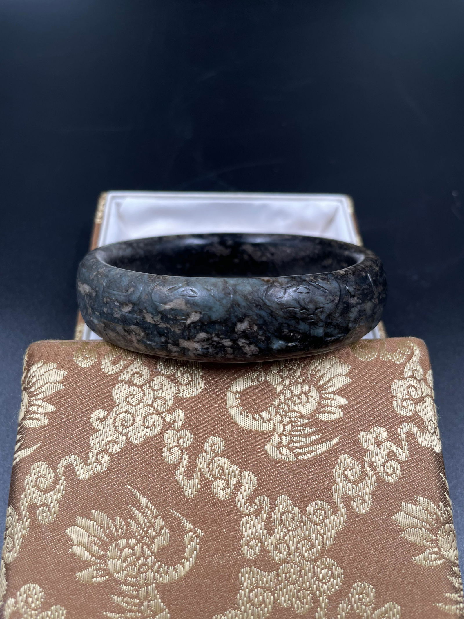 Chinese jade bangle (1 of 9)