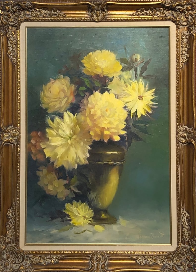 Marian Barnett (Still Life - Floral) Signed Original Oil: Offered here is an original Oil on Canvas by Marian Barnett: "Marian Barnett (Still Life - Floral) Signed Original Oil". This one-of-a-kind piece, measuring 38 x 28 x 2 inch, is a rare opportunity for