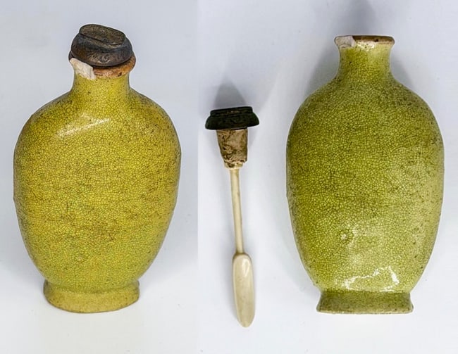 Fine Chinese snuff bottle from the esteemed Cornelius Oswald collection exemplifies the artistr (1 of 1)