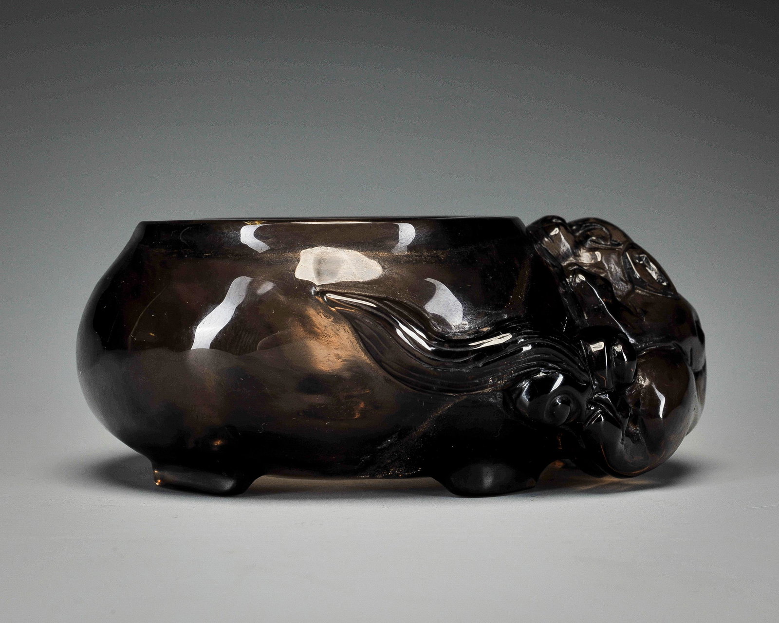 A Carved Rock Crystal Washer Qing Dynasty: A Carved Rock Crystal Washer Qing Dynasty L:10cm; H:5cm