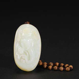 A Chinese White Jade Carving Qing Dyn.: A Chinese White Jade Carving Qing Dyn. H:9cm;L:5cm;279g