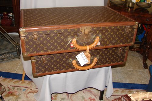 Louis Vuitton Signature Luggage.: Louis Vuitton Signature Luggage. in graduated sizes. a.) length 29.5", x 19", x 7", b.) lenght 28", x 18.5", x 7"