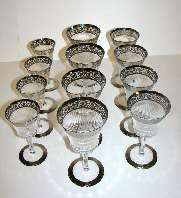 Set 12 St. Louis "Thistle - Platinum" Wines.: "Platinum." Four each, water, white wine, and red wine.