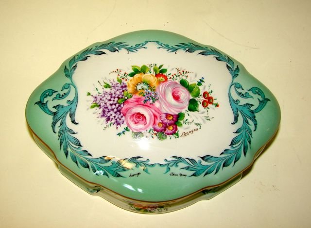 Limoges Porcelain Trinket Box. Signed.: L - 9."