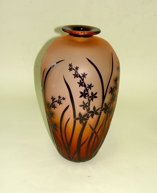 Duncan McClellan Art Glass Vase.: A fine large Duncan McClellan, American, contemporary, St. Petersburg, FL. Overlay carved glass floral motif. Signed on the bottom by the artist. Height - 18 inches.