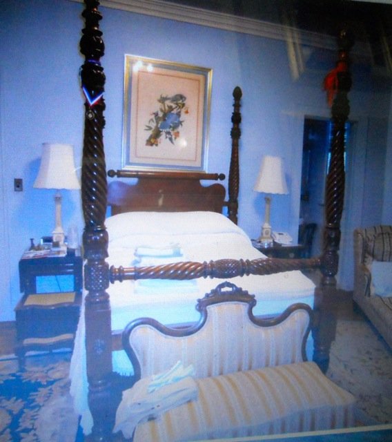 American Sheraton Poster Bed. Attr: S. McIntyre: From the Federal period, circa 1815. A finely carved four poster bed having richly carved reeding, rope twist and foliate carved posts with pineapple finials, plank form headboard and turned post foot
