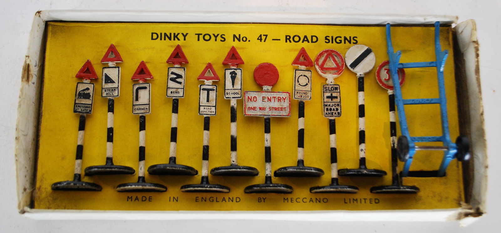 Road Signs Set Dinky Toys (1 of 4)