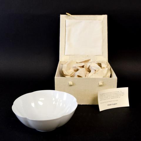 Hand-made Middle Kingdom Eggshell Porcelain Bowl: Hand-made Middle Kingdom Style eggshell porcelain bowl - Chinese inscription on bottom reads: "Jia Clan" - Designed by Bo Jia. 20th Century Diameter: 5" X 2 1/4" H