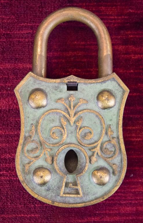Vintage Cigar Cutter "Lock" (1 of 4)