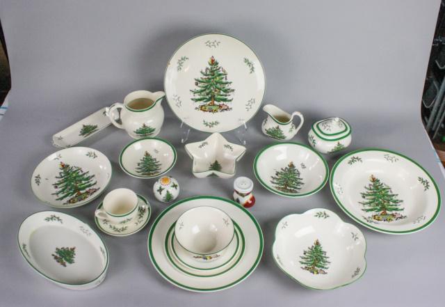 107 Pieces of Spode Christmas Tree Dinnerware (1 of 10)
