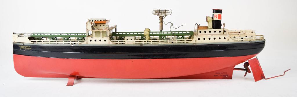 Fleischmann Wind-Up Tin Tanker Boat (1 of 10)