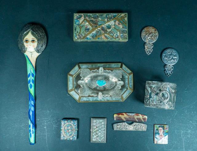 Grouping of Vintage Vanity Items (1 of 20)